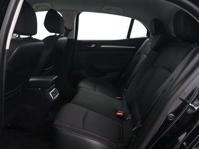 Renault MEGANE 1.2 TCe Limited Apple Carplay, Keyless, 17 inch