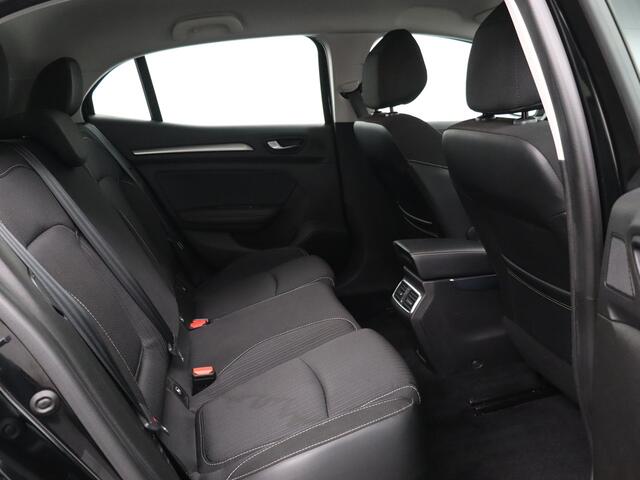 Renault MEGANE 1.2 TCe Limited Apple Carplay, Keyless, 17 inch