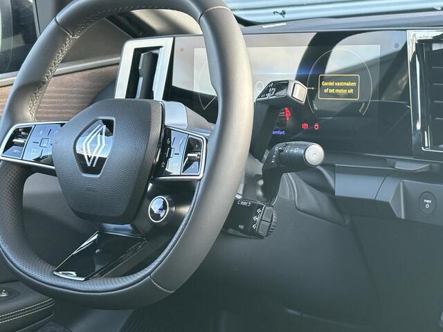 Renault MEGANE E-Tech EV60 220Pk Optimum Charge Iconic || Harman Kardon | Stoel & Stuurwielverwarming | 360 Graden Camera's | Dodehoek Detectie | Leder Interieur | 20'' Lichtmetalen Velgen | Climate Control | Navigatie