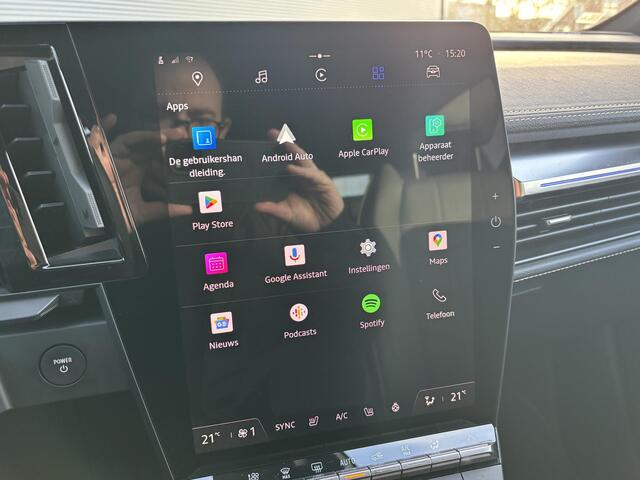 Renault MEGANE E-Tech EV60 220Pk Optimum Charge Iconic || Harman Kardon | Stoel & Stuurwielverwarming | 360 Graden Camera's | Dodehoek Detectie | Leder Interieur | 20'' Lichtmetalen Velgen | Climate Control | Navigatie