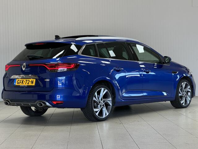 Renault MEGANE Estate 1.3 TCe R.S. Line/ 141pk!/ 18'' LMV/ Camera/ Panorama-Dak/ Apple + Android/ Stoelverw./ LED Koplampen/ Schaalstoelen/ Keyless/ DAB+/ Groot Navi/ Bluetooth/ Multi. Sportstuur/ PDC V+A/ Extra getint glas.