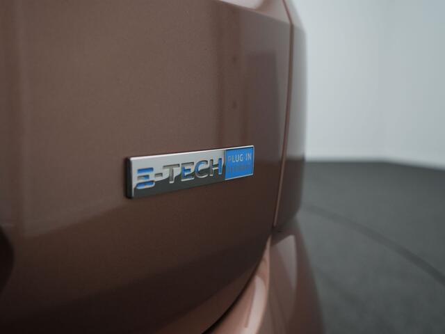 Renault MEGANE Estate 1.6 E-Tech Plug-In Hybrid 160 Business Edition One - Panoramadak - Automaat - Bose Audio - Achteruitrijcamera