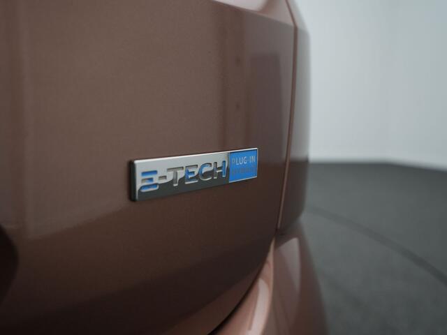 Renault MEGANE Estate 1.6 E-Tech Plug-In Hybrid 160 Business Edition One - Panoramadak - Automaat - Bose Audio - Achteruitrijcamera
