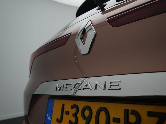 Renault MEGANE Estate 1.6 E-Tech Plug-In Hybrid 160 Business Edition One - Panoramadak - Automaat - Bose Audio - Achteruitrijcamera