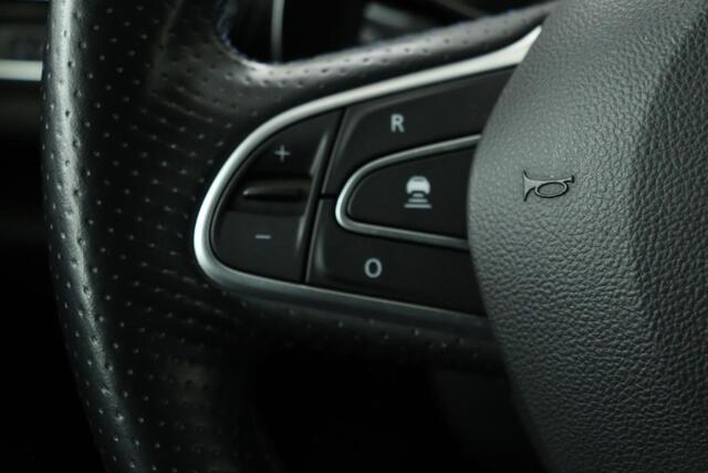Renault MEGANE 1.6 TCe GT | Adaptive cruise | Stoelverwarming | Head-Up | Camera | Alcantara | Full LED | Sportstoelen | Park Assist