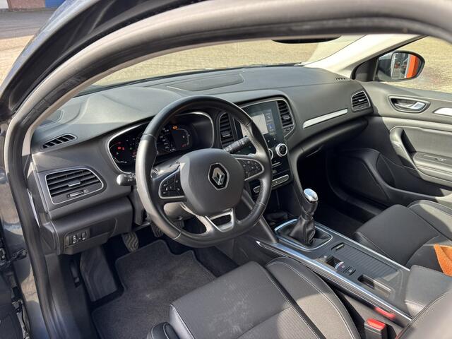 Renault MEGANE Estate 1.3 TCe Intens / Navi / Trekhaak / Keyless Entry / Sensoren V+A /
