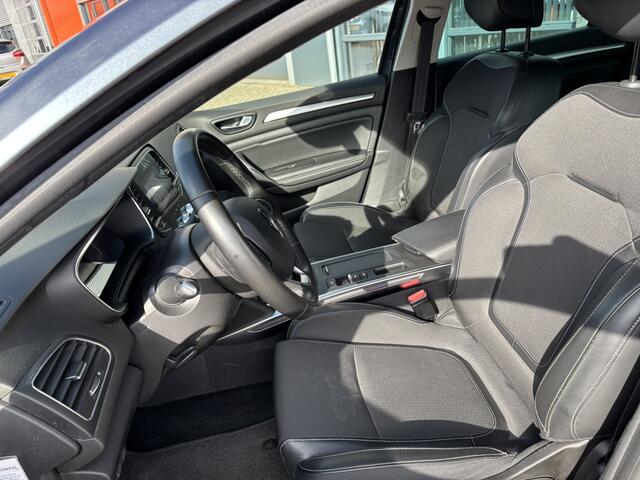 Renault MEGANE Estate 1.3 TCe Intens / Navi / Trekhaak / Keyless Entry / Sensoren V+A /