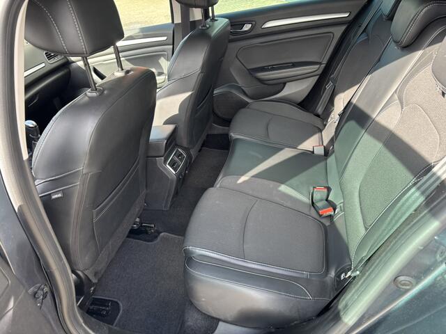 Renault MEGANE Estate 1.3 TCe Intens / Navi / Trekhaak / Keyless Entry / Sensoren V+A /