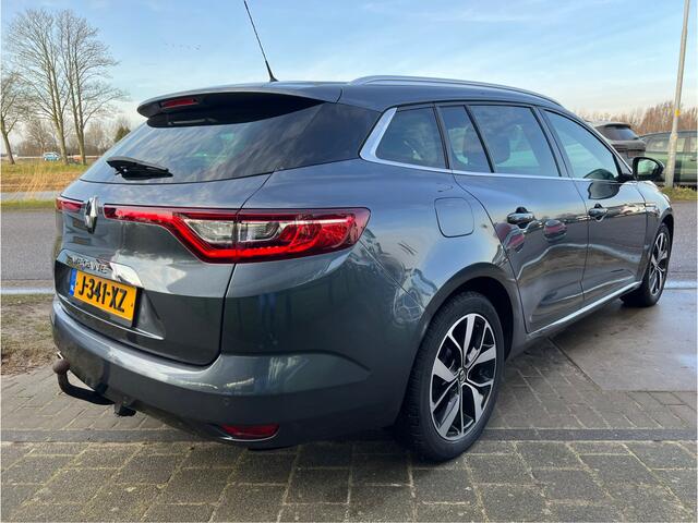 Renault MEGANE Estate 1.3 TCe Bose 140PK / Dealer onderhouden / Trekhaak / Keyless / Cruise / Applecarplay - Androidauto /
