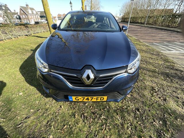 Renault MEGANE Estate 1.2 TCe Limited Frisse Renault estate 2018 alle facturen aanwezig prijs 9999 euro