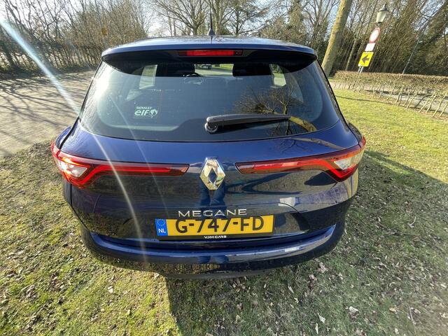Renault MEGANE Estate 1.2 TCe Limited Frisse Renault estate 2018 alle facturen aanwezig prijs 9999 euro