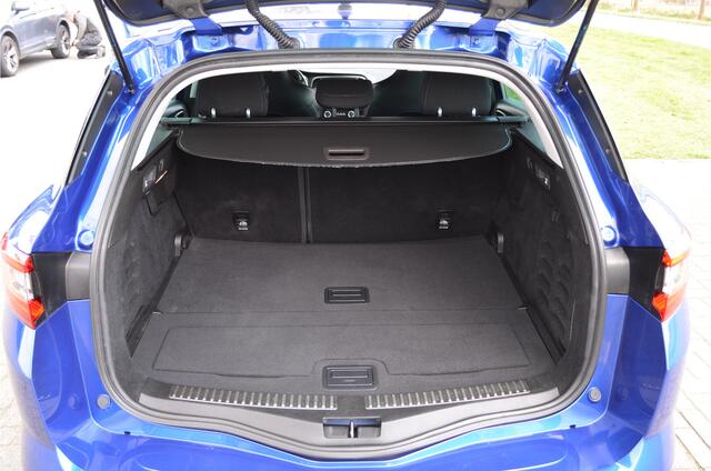 Renault MEGANE Estate 1.3 TCe GT-Line Carplay | Kuipstoelen | BOSE | LED koplampen | Automaat | Dodehoeksensor | Adaptive Cruise | Ambient light