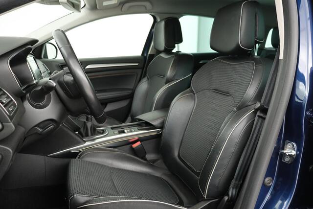Renault MEGANE 1.3 TCe Bose | Carplay | Camera | Half leder | Navigatie | Keyless | Dodehoek detectie | Park Assist | Climate control