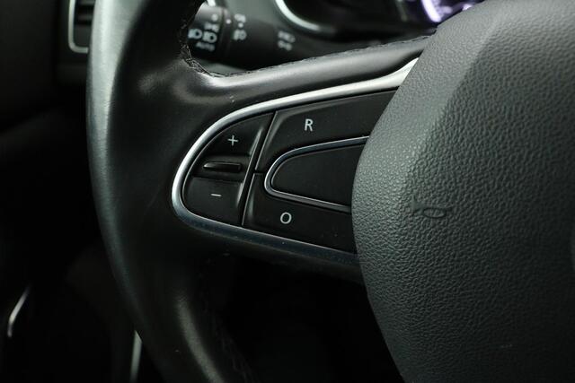 Renault MEGANE 1.3 TCe Bose | Carplay | Camera | Half leder | Navigatie | Keyless | Dodehoek detectie | Park Assist | Climate control