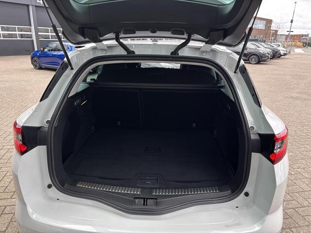 Renault MEGANE Estate 1.3 TCe Bose AUTOMAAT / SCHUIFDAK / CLIMATE CONTROL / 8,7INCH NAVI INCL. APPLE & ANDROIDCARPLAY / AUT. PARKEERASSSISTENT / BOSE AUDIO
