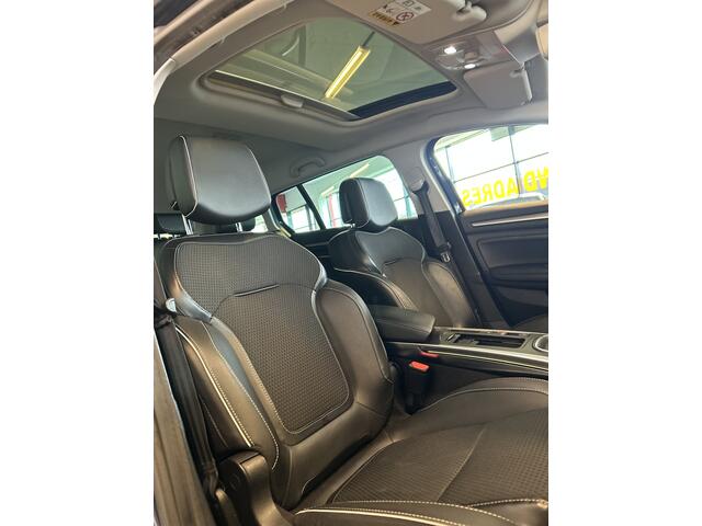 Renault MEGANE Estate 1.2 TCe Bose Automaat | Panoramadak | Achteruitrijcamera | Sfeerverlichting | Cruise control | Climate control | Sfeerverlichting | Adaptief onderstel | Dodehoeksdetectie | Head up display | Half lederen bekleding | Stoelverwarming | Navigatie | LE