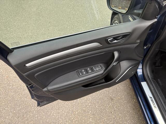 Renault MEGANE Estate 1.2 TCe Bose / NAVI / AIRCO / CRUISE / 112dkm! NAP!