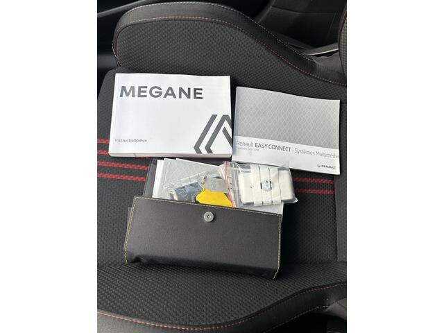 Renault MEGANE Estate 1.3 R.S. Line 140pk / 1700kg Trekgewicht / Dealer onderhouden / Camera / Navigatie / Climate Control /