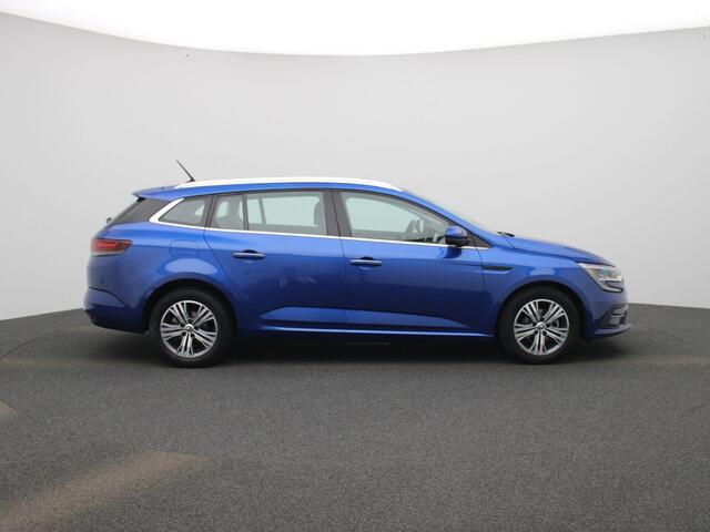 Renault MEGANE Estate TCe 140 Equilibre | Parkeersensoren | Navigatie | Climate control