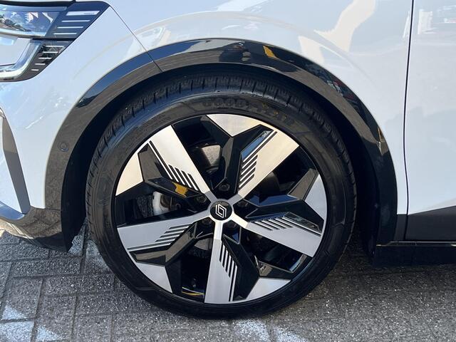 Renault MEGANE E-Tech EV60 Optimum Charge Techno | TREKHAAK | Stoel & stuur verwarming | Adaptieve Cruise Control | Warmtepomp | Navigatie groot | Achteruitrijcamera | Lichtmetaal 20'' | LED | DAB |