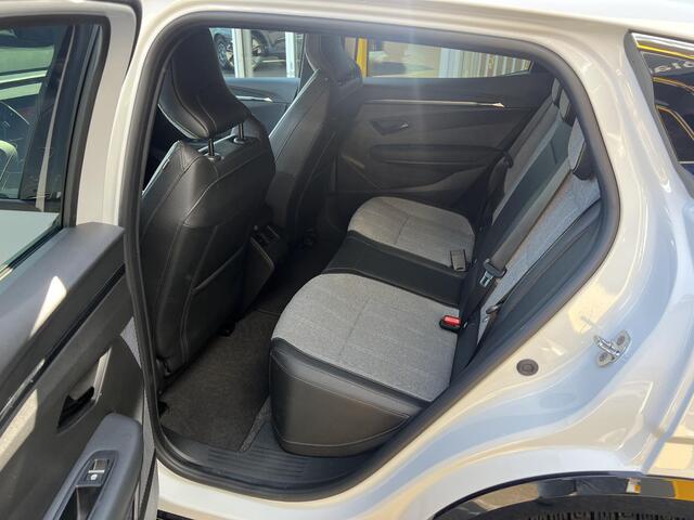 Renault MEGANE E-Tech EV60 Optimum Charge Techno | TREKHAAK | Stoel & stuur verwarming | Adaptieve Cruise Control | Warmtepomp | Navigatie groot | Achteruitrijcamera | Lichtmetaal 20'' | LED | DAB |