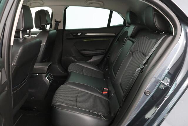 Renault MEGANE 1.2 TCe Bose | Automaat | Camera | Navigatie | BOSE Sound | Half leder | Massage | Keyless | Park Assist | Dodehoek detectie | Climate control
