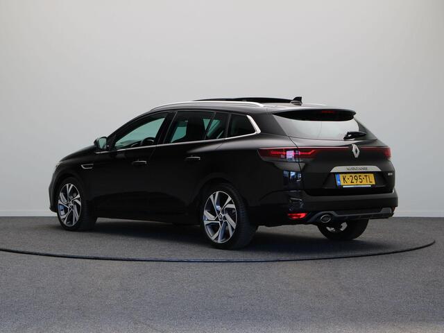 Renault MEGANE Estate 140pk TCe R.S. Line | Panorama dak | Bose | Head Uo Display | Stoelverwarming |