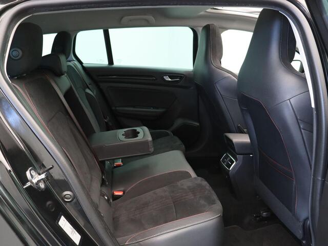 Renault MEGANE Estate 140pk TCe R.S. Line | Panorama dak | Bose | Head Uo Display | Stoelverwarming |