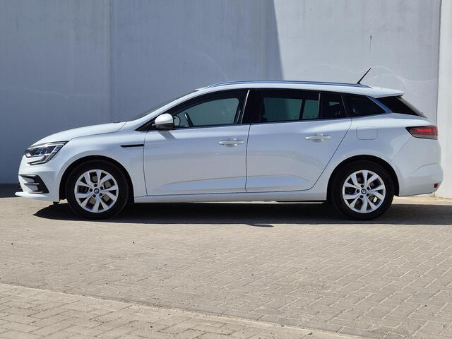 Renault MEGANE Estate 1.6 E-Tech Plug-In Hybrid 160 Business Edition One / Automaat / Apple Carplay Android Auto / Stuur-, en Stoelverwarming / Cruise control / Keyless Entry/Start / Lichtmetalen wielen 16" / EAER bereik 52 km /