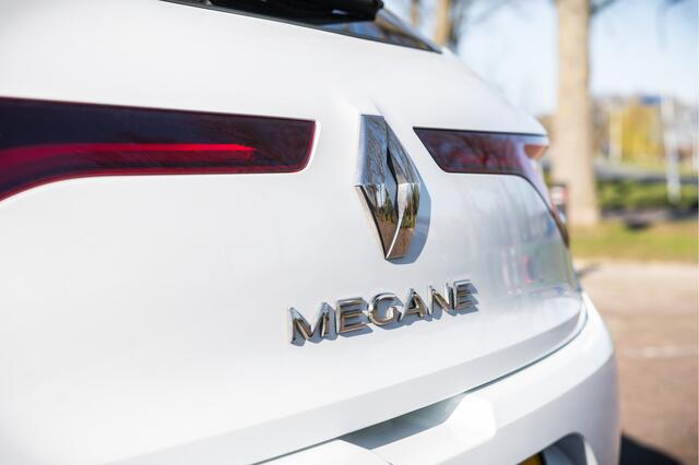 Renault MEGANE TCe 130 Bose | Navigatie | Lichtmetalen velgen 17"