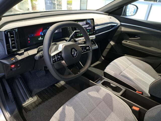 Renault MEGANE E-Tech Comfort Range Evolution 60 kWh | Apple Carplay & Android auto | All Seasonbanden | Warmtepomp | ACTIEPRIJS + uit vooraad leverbaar!! |