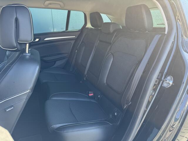 Renault MEGANE Estate 1.5 dCi Eco2 Bose | Trekhaak | Nette auto | Massage stoelen