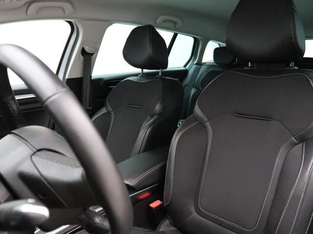 Renault MEGANE Estate TCe 140pk Techno EDC/AUTOMAAT BOSE | Climate | Navi | Parksens. v+a | Stoel-/stuurverw.