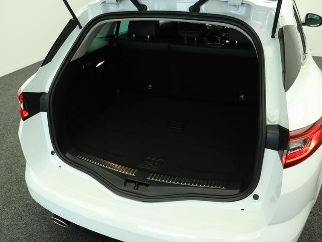 Renault MEGANE Estate 1.3 TCe Bose | Velgen Lichtmetaal | Bose | Head Up Display | Climate Control |