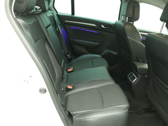 Renault MEGANE Estate 1.3 TCe Bose | Velgen Lichtmetaal | Bose | Head Up Display | Climate Control |