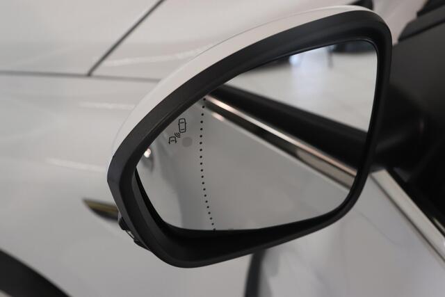Renault MEGANE Estate 1.3 TCe 140 Techno | Camera | Trekhaak | Climatronic | All Season | Apple Carplay Android Auto |