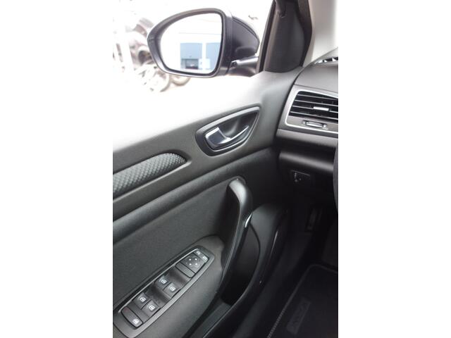 Renault MEGANE Estate 1.2 TCe Limited