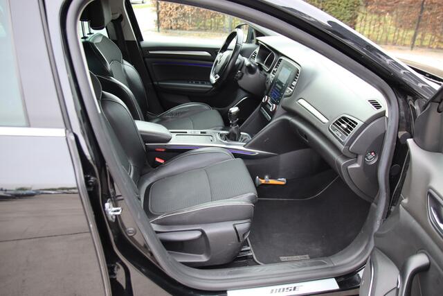 Renault MEGANE Estate 1.5 dCi Bose Groot Navi-Carplay-Camera, 1e eig, Massage Lente aanbieding!