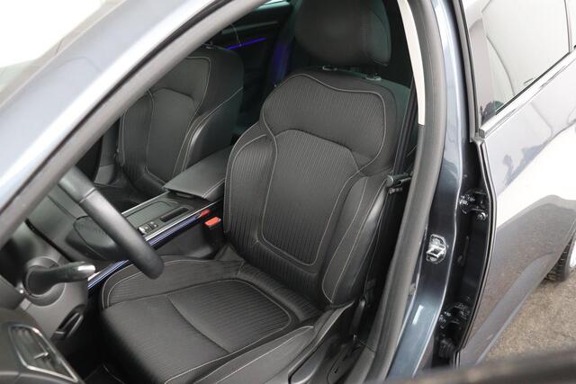 Renault MEGANE 1.3 TCe Limited | Carplay | Camera | Navigatie | Sfeerverlichting | Keyless | Climate control | Cruise control | Parkeerhulp