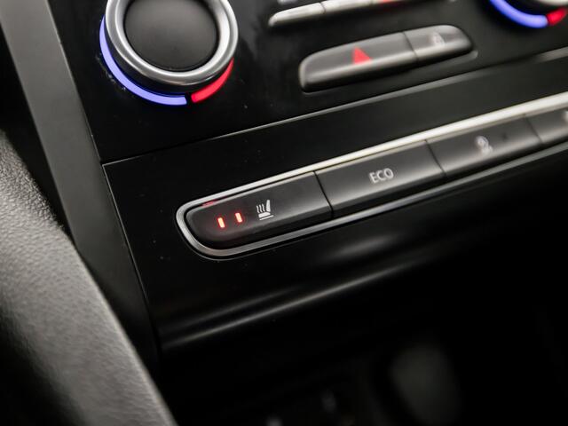 Renault MEGANE Estate 1.2 TCe Bose Automaat (APPLE CARPLAY, GROOT NAVI, DIGITAL COCKPIT, LEDER, STOELVERWARMING, SPORTSTOELEN, BOSE AUDIO, TREKHAAK, KEYLESS, NIEUWE APK, NIEUWSTAAT)