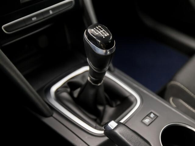 Renault MEGANE 1.2 TCe GT Sport (NAVIGATIE, CLIMATE, LED KOPLAMPEN, KEYLESS, SPORTSTOELEN, GETINT GLAS, PARKEERSENSOREN, LANE ASSIST, CRUISE, NIEUWE APK, NIEUWSTAAT)