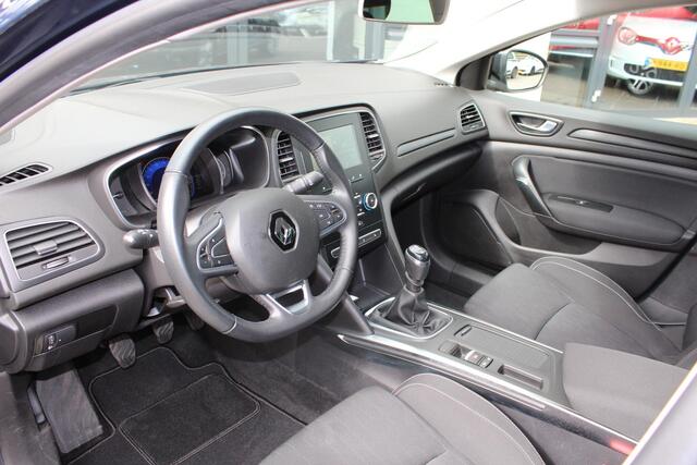 Renault MEGANE Estate 1.3 TCe Limited 140 pk Navigatie,Trekvrm 1650KG,PDC V+A +CAMERA