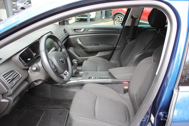 Renault MEGANE Estate 1.3 TCe Limited 140 pk Navigatie,Trekvrm 1650KG,PDC V+A +CAMERA