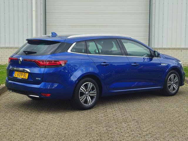 Renault MEGANE Estate 1.6 E-Tech Plug-In Hybrid 160 Intens / Dealer Onderhouden / All Season Banden / Bose Premium Audio / Head Up Display / Navigatie / Apple Carplay & Android Auto / Achteruitrijcamera / Climate Control /