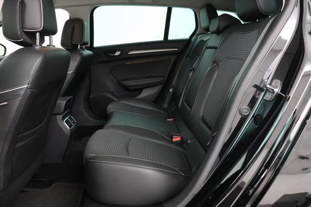 Renault MEGANE 1.2 TCe Bose | Trekhaak | Navigatie | Camera | Half leder | Keyless | Dodehoek detectie | Massage | Cruise control | Climate control