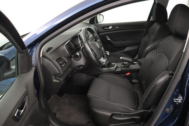 Renault MEGANE 1.2 TCe Zen | Trekhaak | Navigatie | Parkeerhulp | Climate control | Cruise control | Bluetooth | DAB | Regen-/lichtsensor