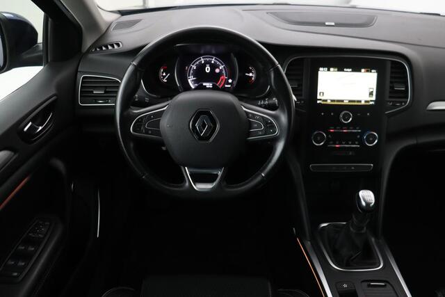 Renault MEGANE 1.3 TCe Bose | Trekhaak | Camera | Navigatie | Keyless | Massage | Carplay | Dodehoek detectie | Climate control | Cruise control