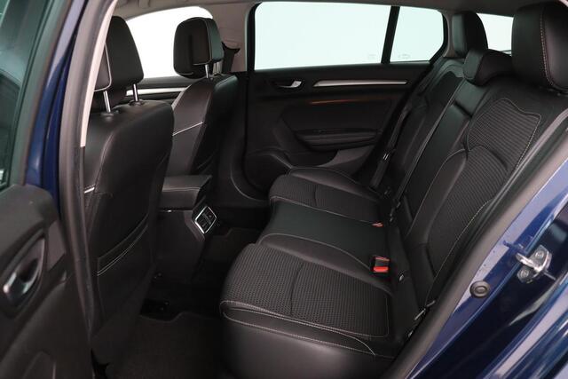 Renault MEGANE 1.3 TCe Bose | Trekhaak | Camera | Navigatie | Keyless | Massage | Carplay | Dodehoek detectie | Climate control | Cruise control