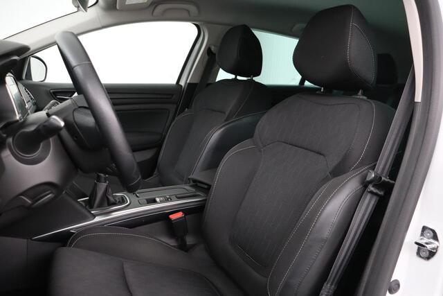 Renault MEGANE 1.3 TCe Limited | Carplay | Keyless | Navigatie | Climate control | Parkeerhulp | Cruise control | DAB | Bluetooth