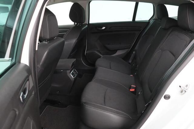 Renault MEGANE 1.3 TCe Limited | Carplay | Keyless | Navigatie | Climate control | Parkeerhulp | Cruise control | DAB | Bluetooth